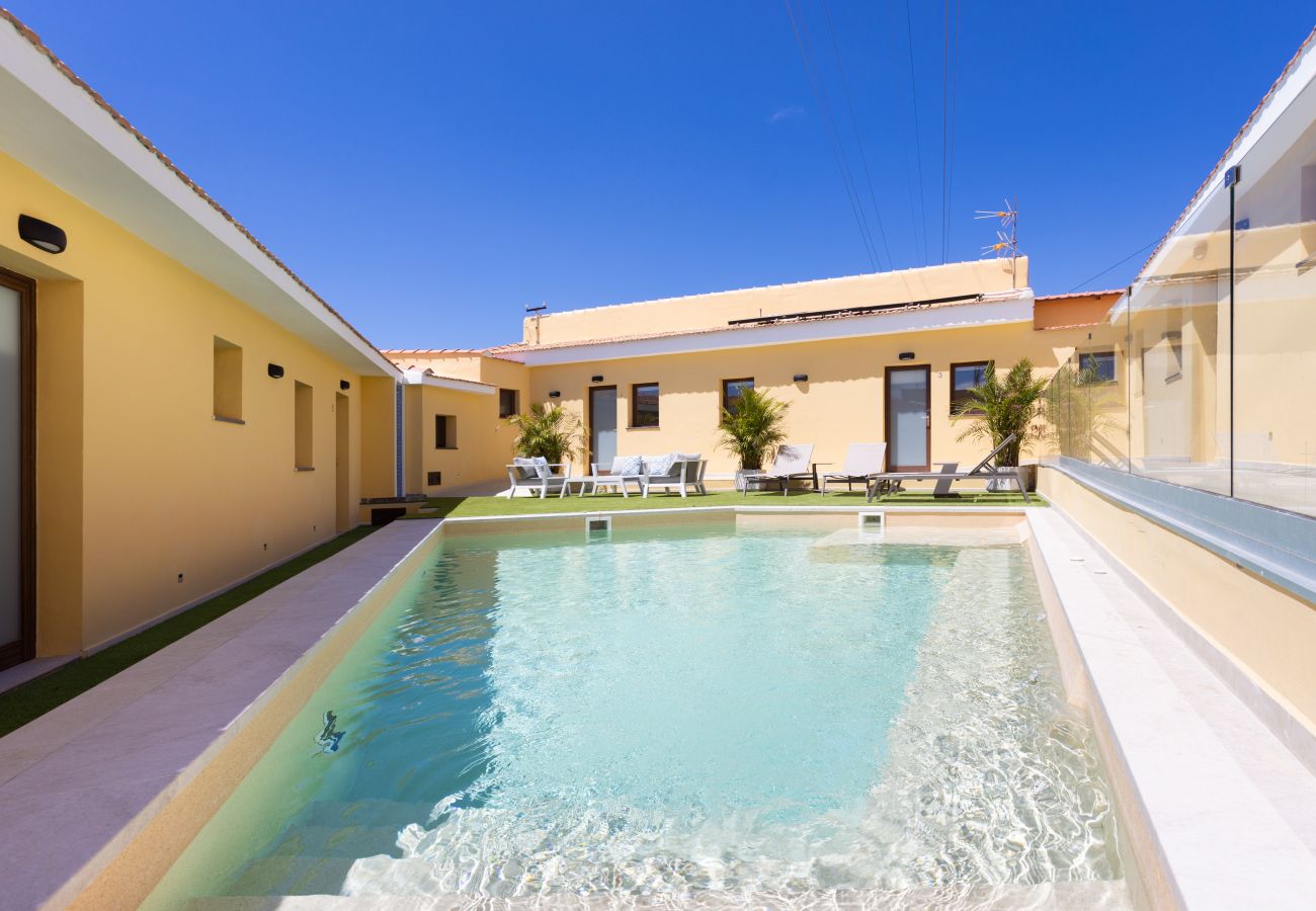 Villa en Adeje - Wonderful home with heated pool