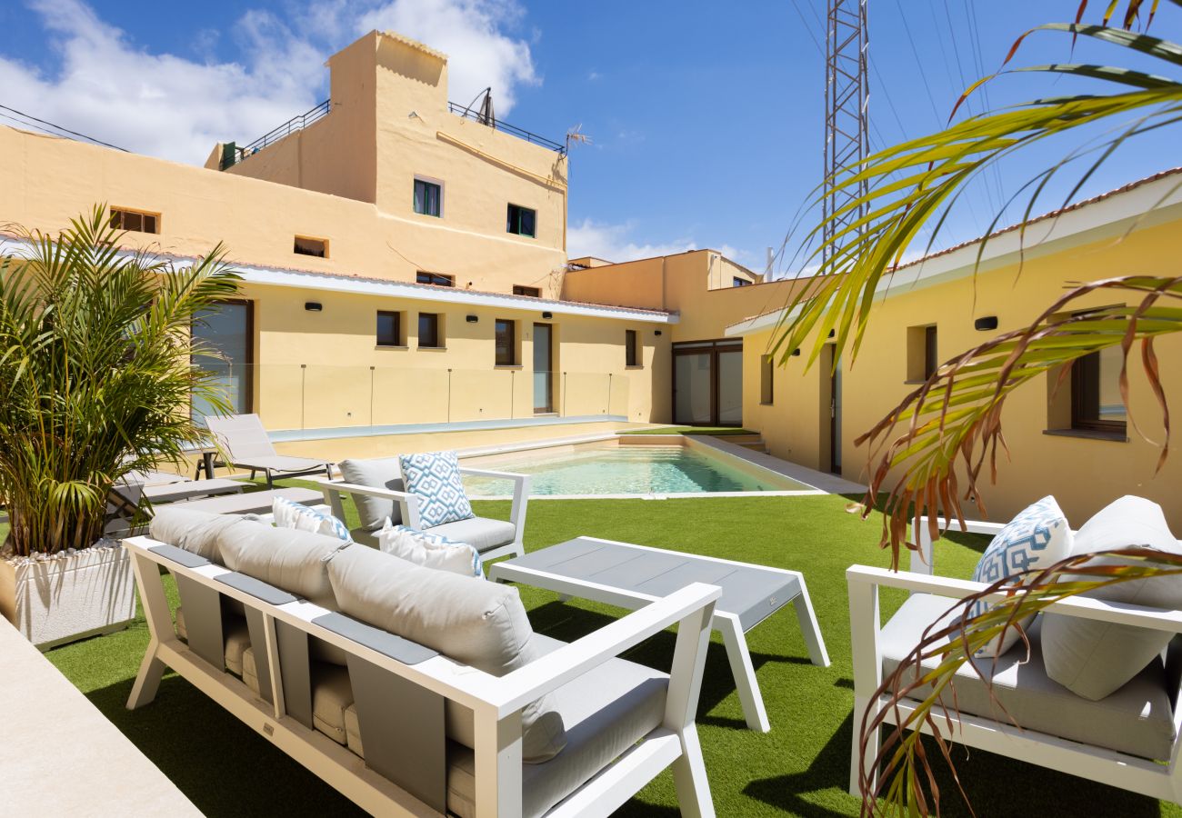 Villa en Adeje - Wonderful home with heated pool