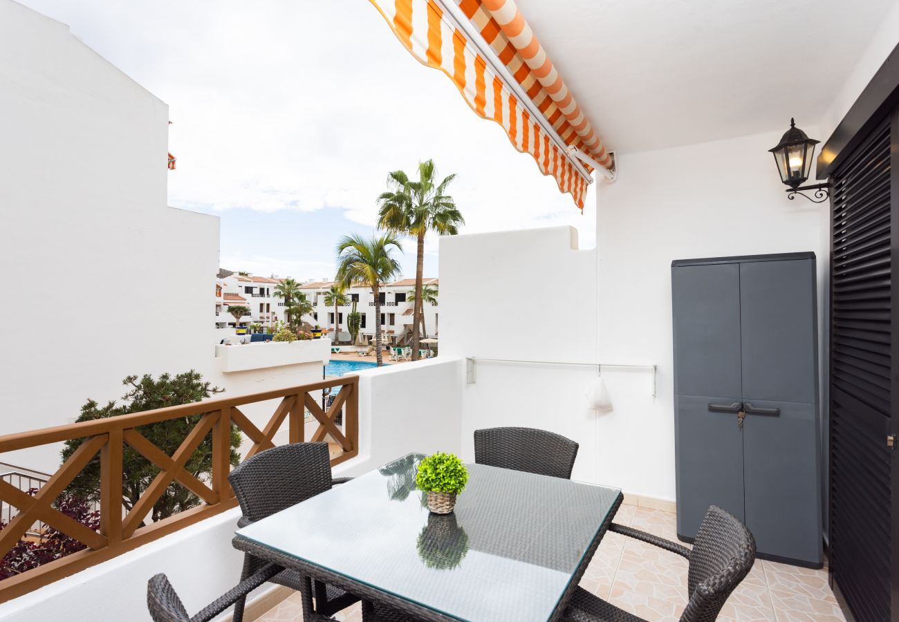 Apartamento en Los Cristianos - Superb pool view & next to ocean Los Cristianos