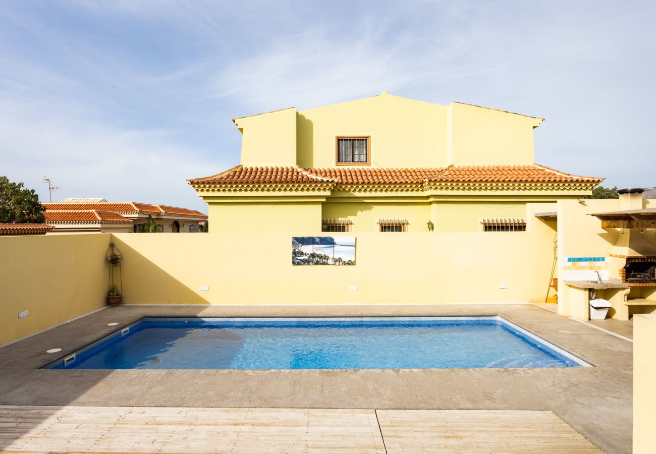 Villa en Las Galletas - Vivienda Vacacional Tinizara. Piscina y relax