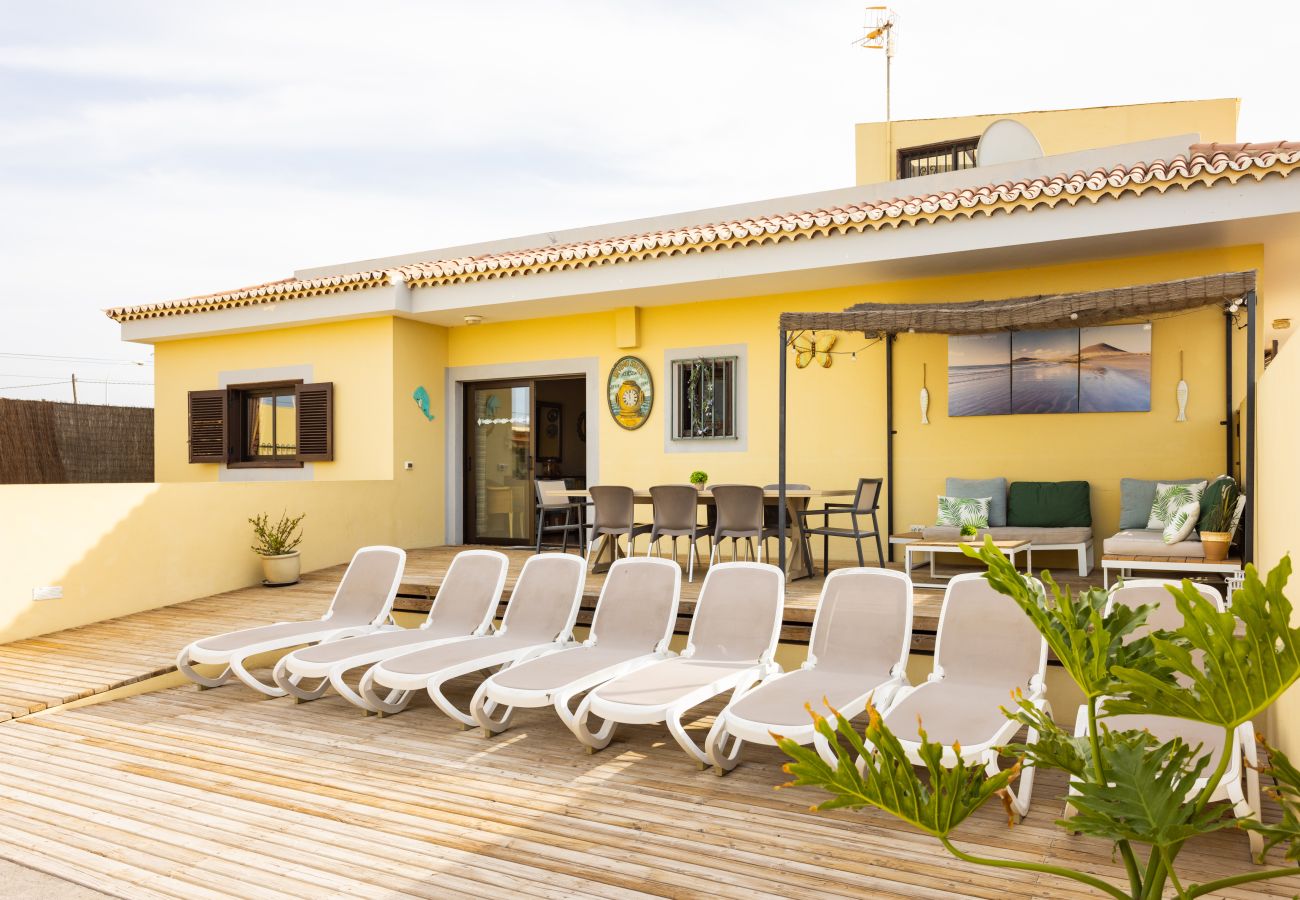 Villa en Las Galletas - Vivienda Vacacional Tinizara. Piscina y relax