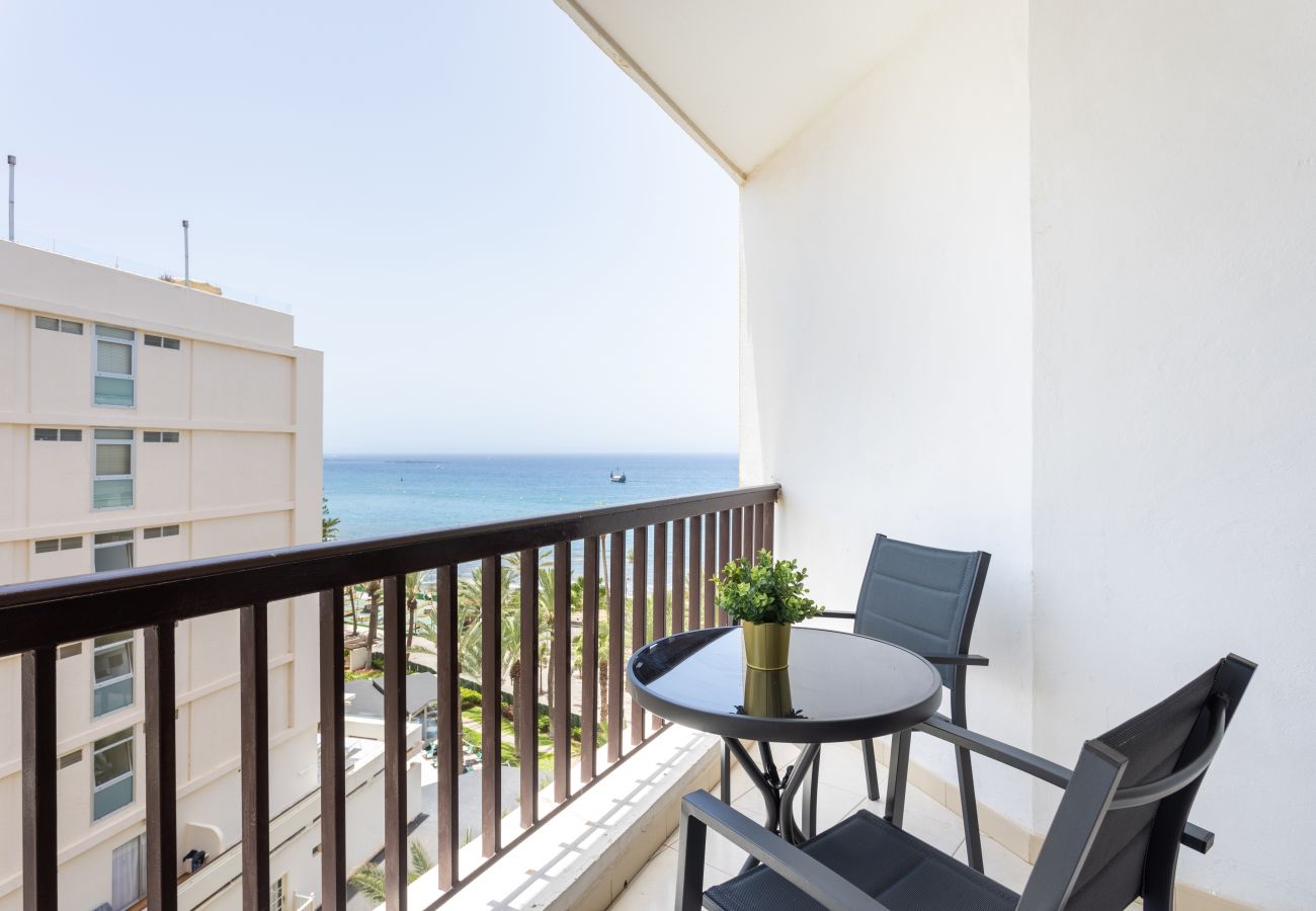 Apartment in Los Cristianos - Bonito apto. Los Cristianos, vistas al mar y playa