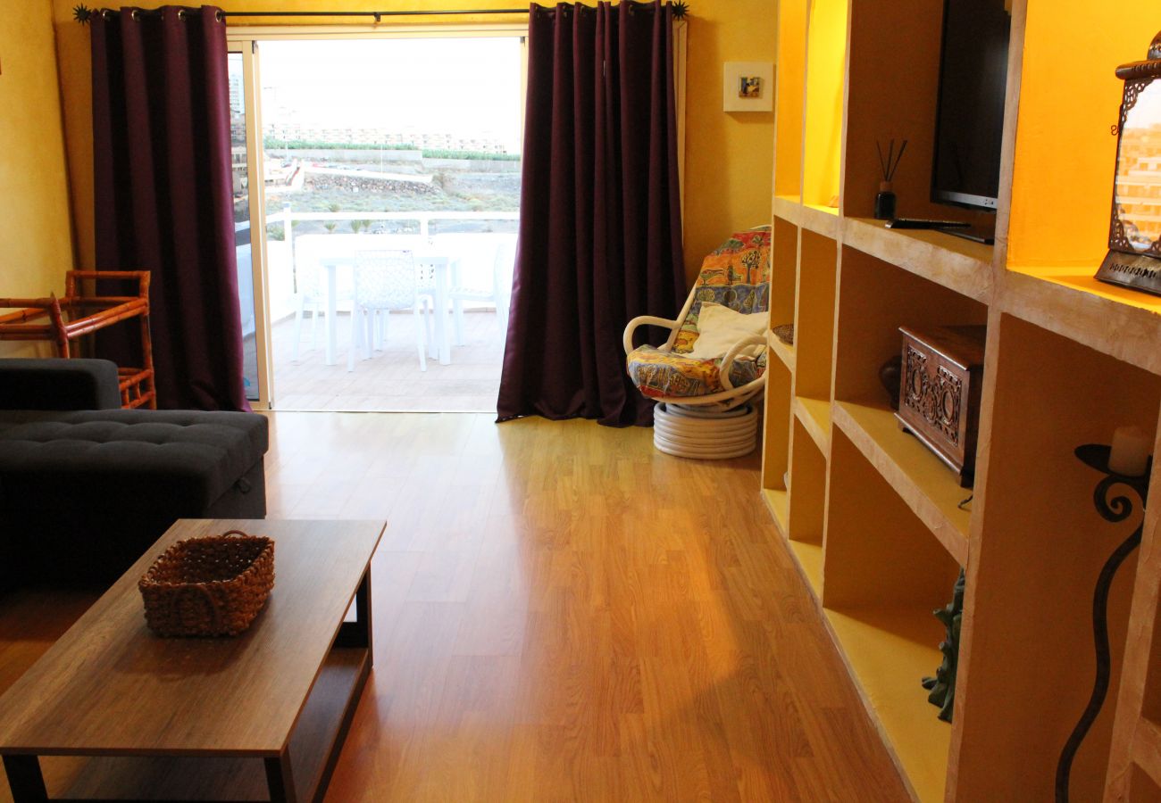 Apartment in Callao Salvaje - Acogedor apto. terraza, BBQ y vistas al mar. WIFI