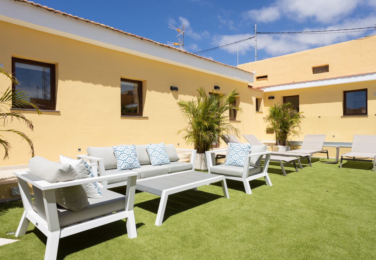 Villa in Adeje - Wonderful home with heated pool