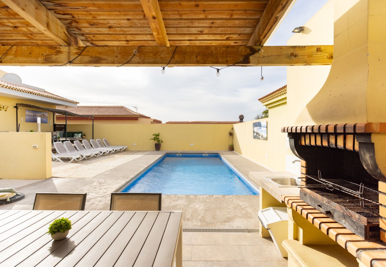 Villa in Las Galletas - Vivienda Vacacional Tinizara. Piscina y relax