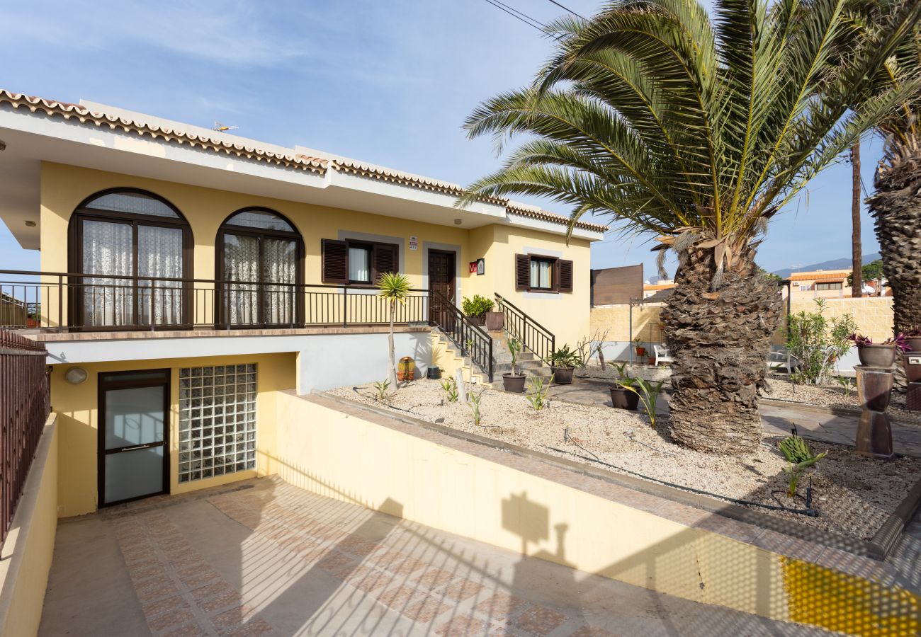 Villa in Las Galletas - Vivienda Vacacional Tinizara. Piscina y relax