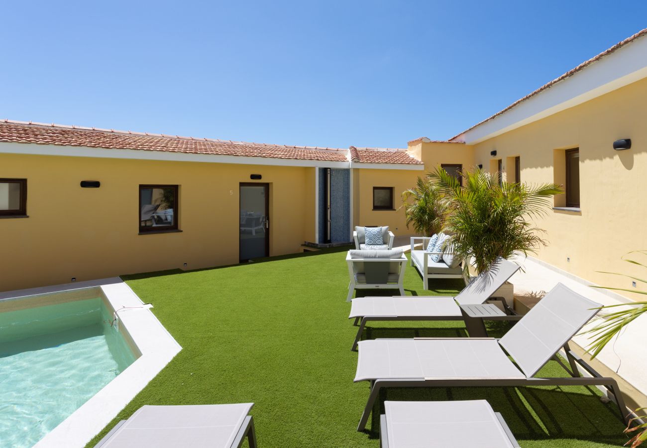 Villa à Adeje - Wonderful home with heated pool
